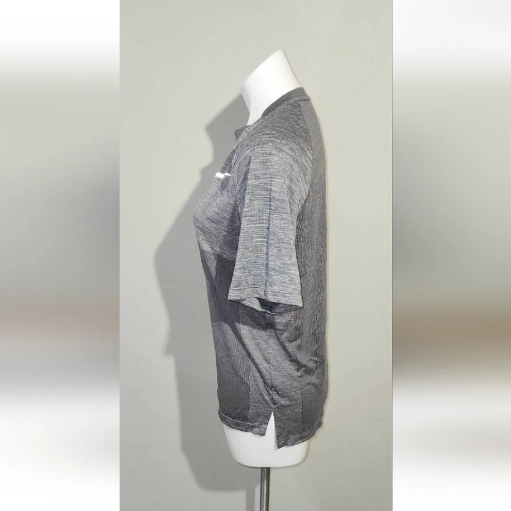 NIKE Running Dri-Fit Short Sleeve Women's Size Small